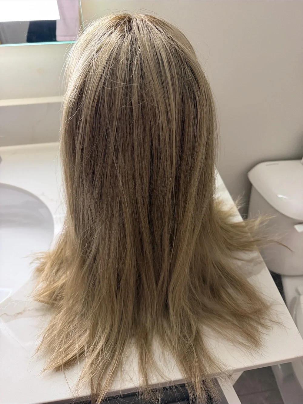 Light brown Layered Women's Wig - Natural Ash Blonde